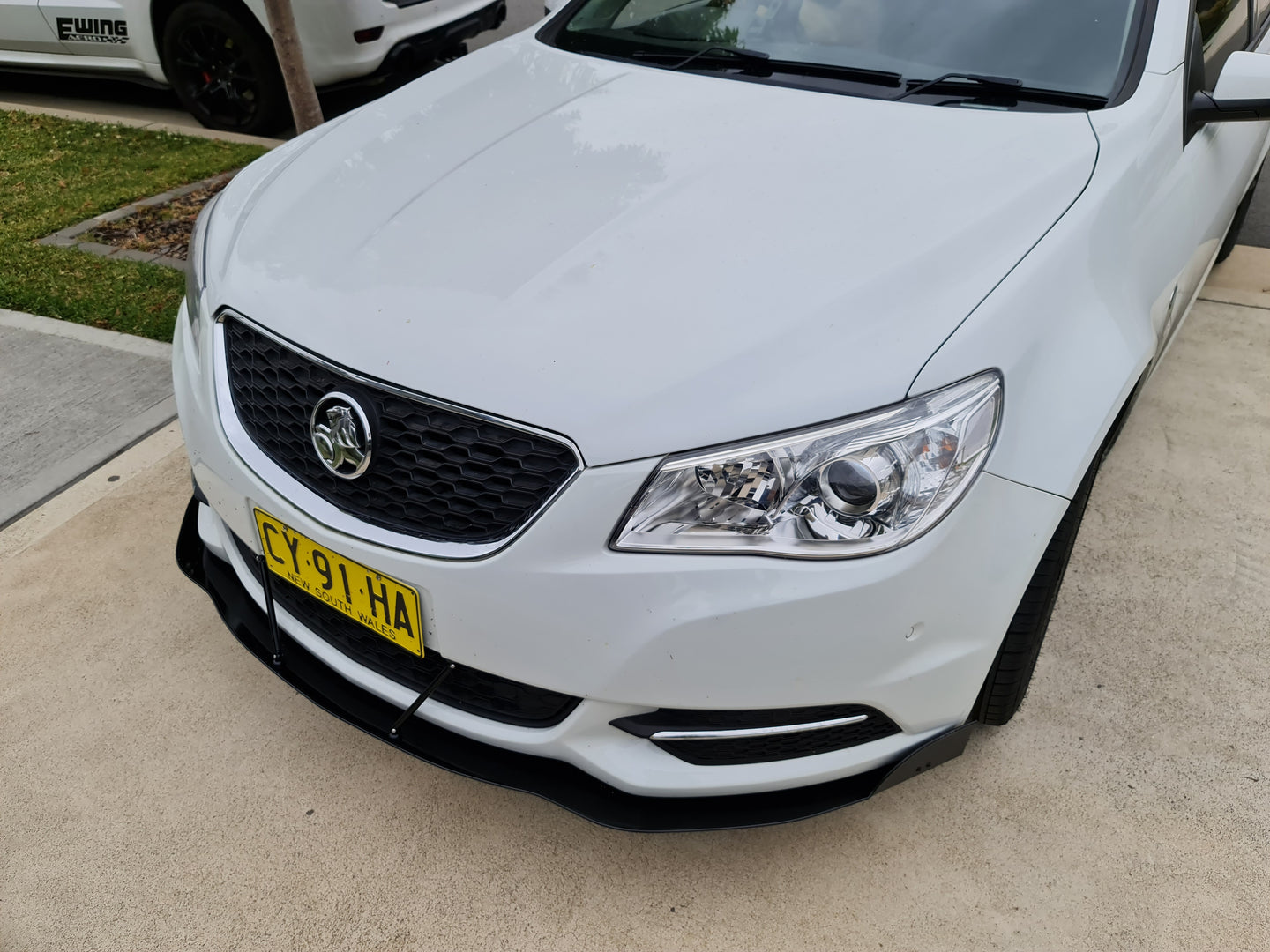 Holden Commodore VF Omega / Calais